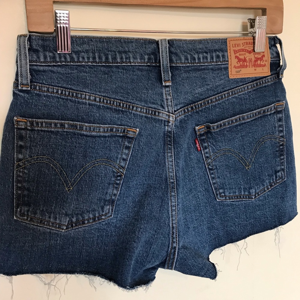 SOLD Levi’s Denim Shorts - Picture 5 of 6
